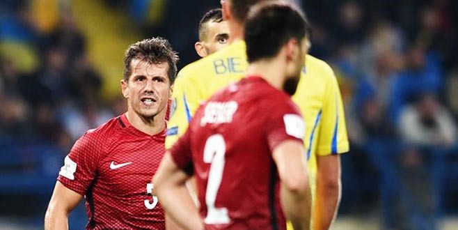 Şener Özbayraklı'dan Emre açıklaması! Küfür etti mi?
