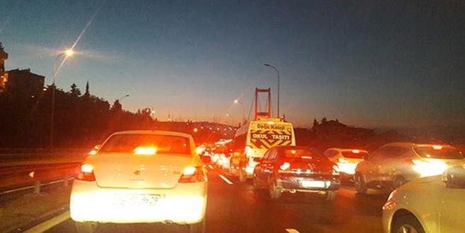15 Temmuz Şehitler Köprüsü'nde kaza! Trafik felç