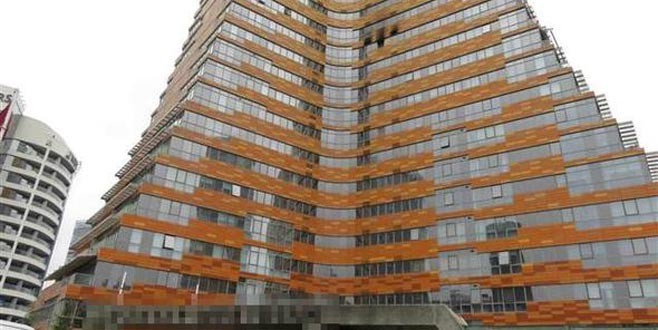 Ataşehir'de panik! Dev gökdelende yangın çıktı