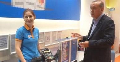 Kasiyer Erdoğan'dan para almak istemeyince