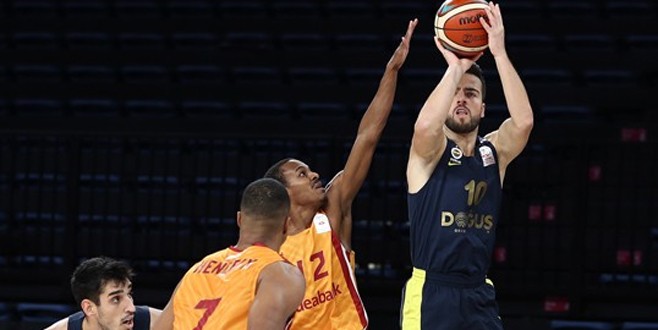 Fenerbahçe Galatasaray'ı ezdi geçti