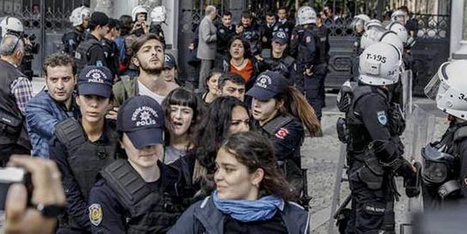 İstanbul Üniversitesi'nde polis müdahalesi