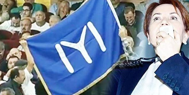 Salonda dikkat çeken bayrak