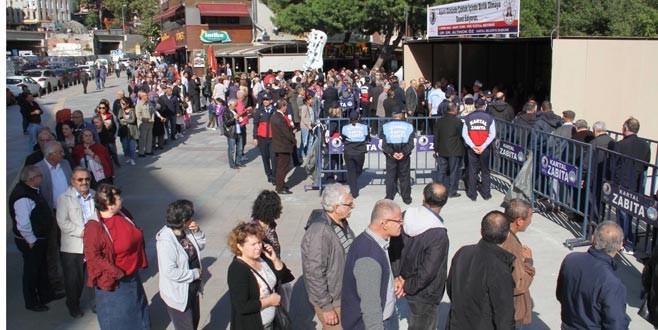 Yüzlerce Kartallı aşure gününde buluştu