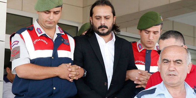 Emrah Serbes'e bir şok daha