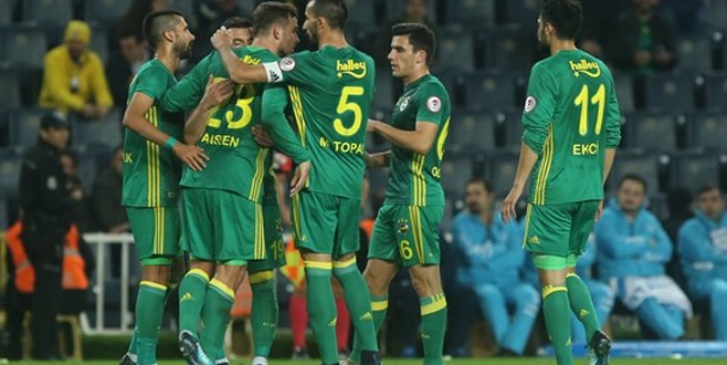 Fenerbahçe Adana Demirspor'u ezdi geçti