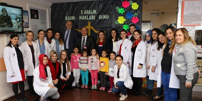 Altınok Öz Dünya Kadın Hakları Günü'nü kutladı