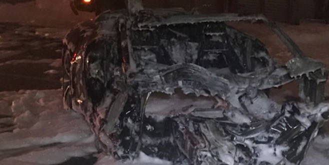 İstanbul'da feci kaza: Lüks araç parçalara ayrıldı