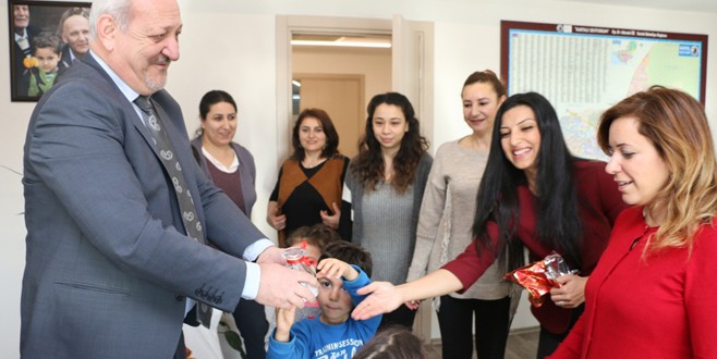Kreş öğrencilerinden Kartal Belediyesi'ne yeni yıl ziyareti
