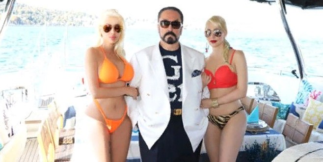 Adnan Oktar'a reşit olmayan kızları alıkoyma suçlaması
