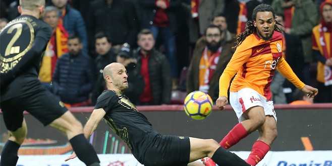 Galatasaray Osmanlıspor'u rahat geçti