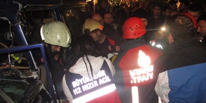 Kartal'da alkollü sürücü dehşeti; 3 yaralı