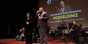 Kıvırcık Ali sevgisi salona sığmadı