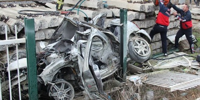 Manisa'da aşırı hız faciası; 4 ölü