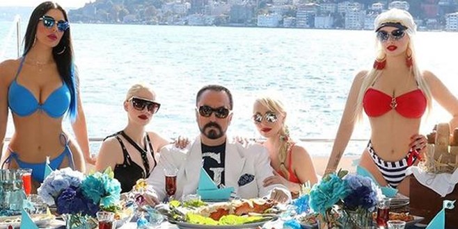 Adnan Oktar'a peş peşe kötü haberler
