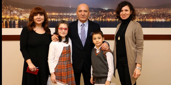 Altınok Öz minik gazetecilerin sorularını yanıtladı