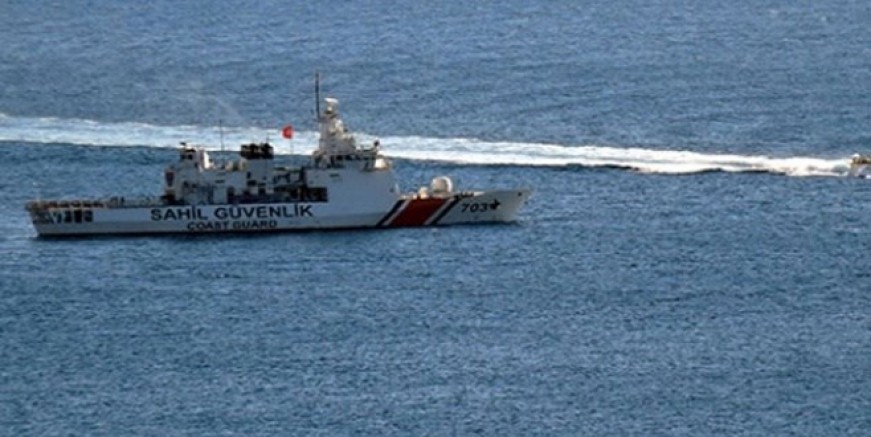 Ayvalık'ta balıkçı teknesi battı: 4 kişi kayıp