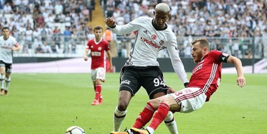 Beşiktaş Sivasspor'a gol yağdırdı