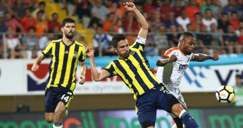 Fenerbahçe'de ilk ayrılık gerçekleşiyor