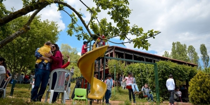 Maltepe'de Anneler Günü pikniği