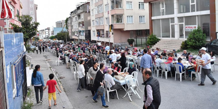 Maltepe sokaklarında Ramazan coşkusu