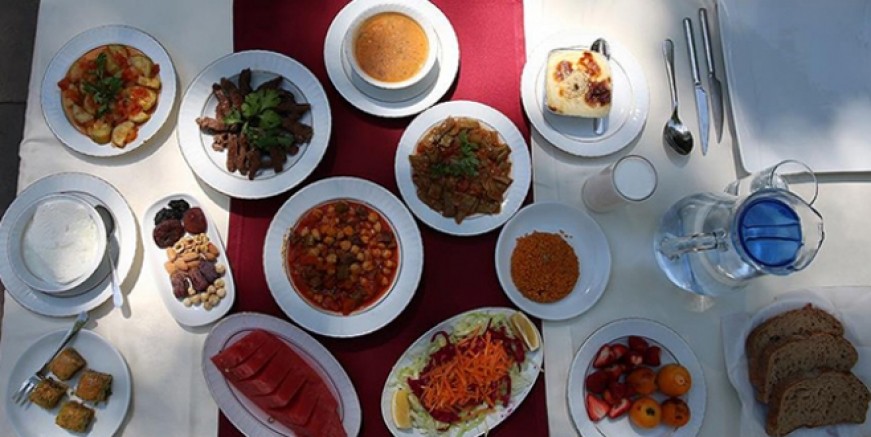 Ramazan'da dengeli beslenme uyarısı