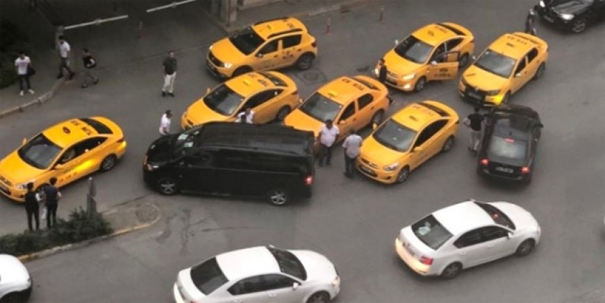 UBER sürücüsünü tecavüzle tehdit ettiler!