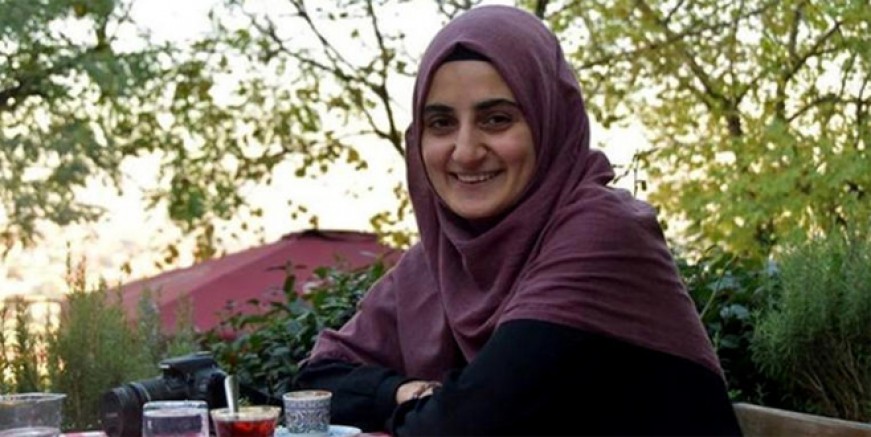 Ebru Özkan'dan haber alınamıyor