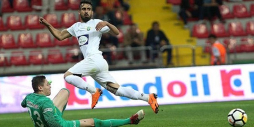 Muğdat Galatasaray'a imzayı atıyor