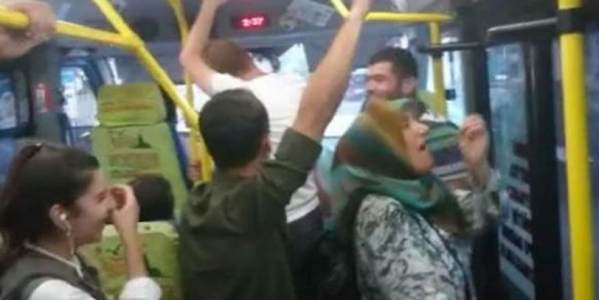 Pendik'te minibüste taciz kavgası