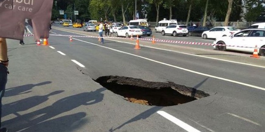 Dolmabahçe'de çöken yol onarıldı