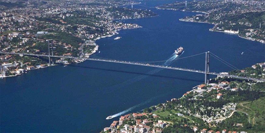 İstanbul Boğazı'nda gemi trafiği durduruldu