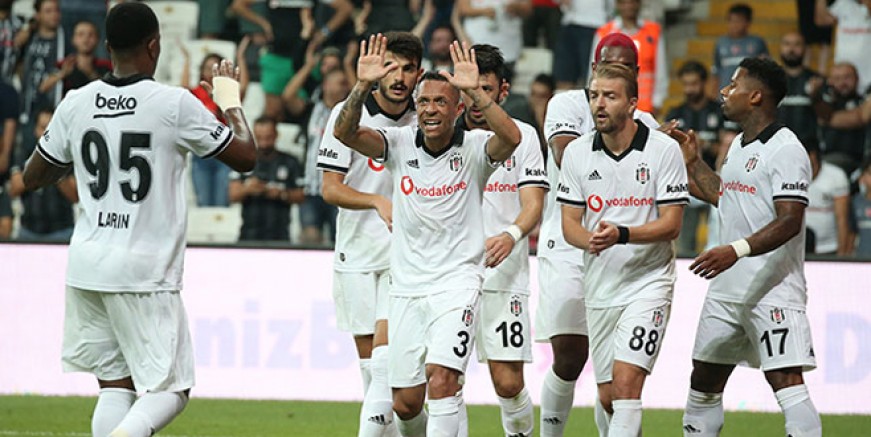 Beşiktaş turladı Larin parladı!