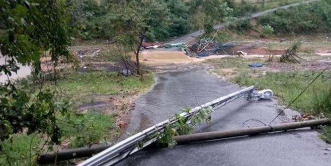 Fırtına Beykoz'u savaş alanına çevirdi