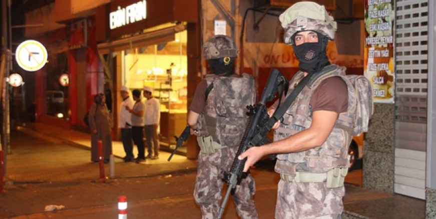 İstanbul'da şafak operasyonu; 25 gözaltı