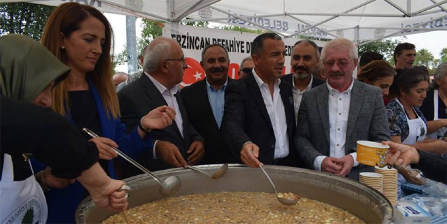 Kartal'da aşure kuyruğu!