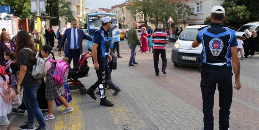 Kartal Zabıtası'ndan okul önlemi