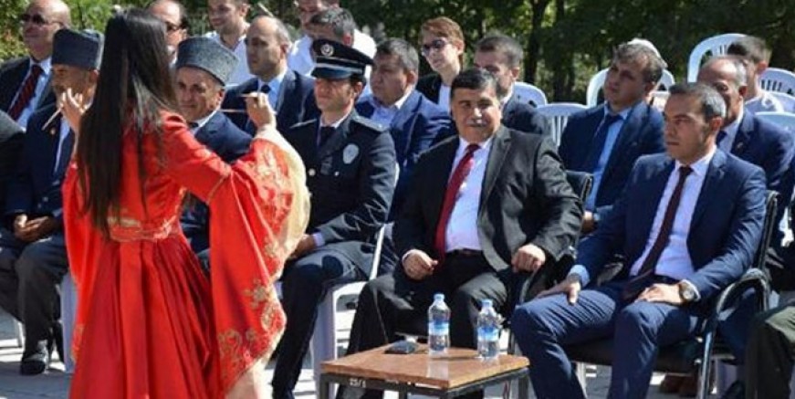 Şehitlikte Erik Dalı çalınması istifa ettirdi