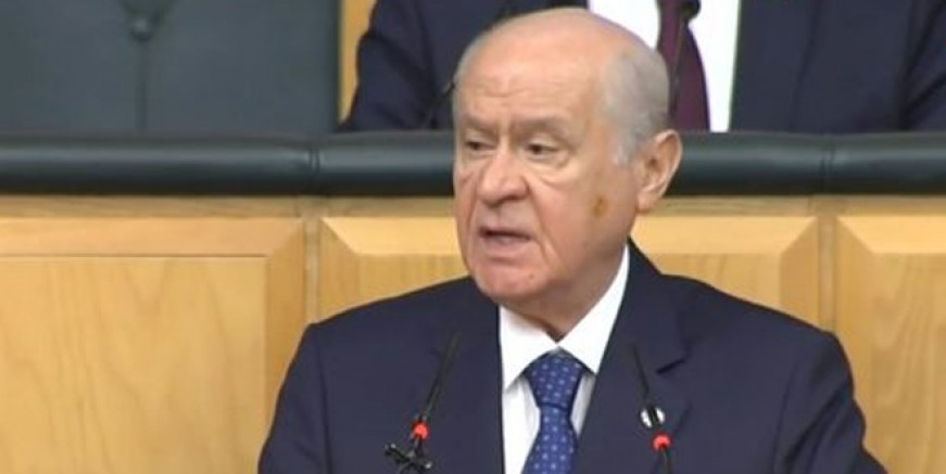 Devlet Bahçeli'nin yüzüne ne oldu?