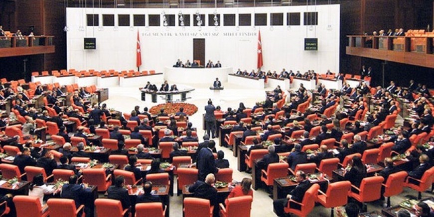 Emeklilikte yaşa takılanlara MHP freni