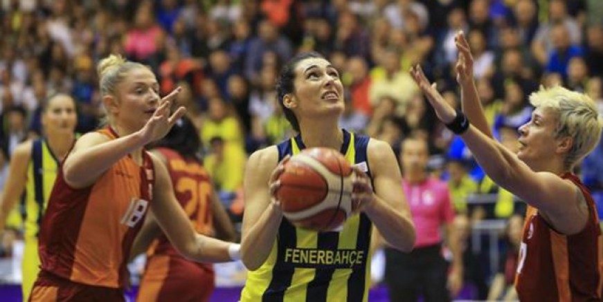 Fenerbahçe Galatasaray'ı ezdi geçti