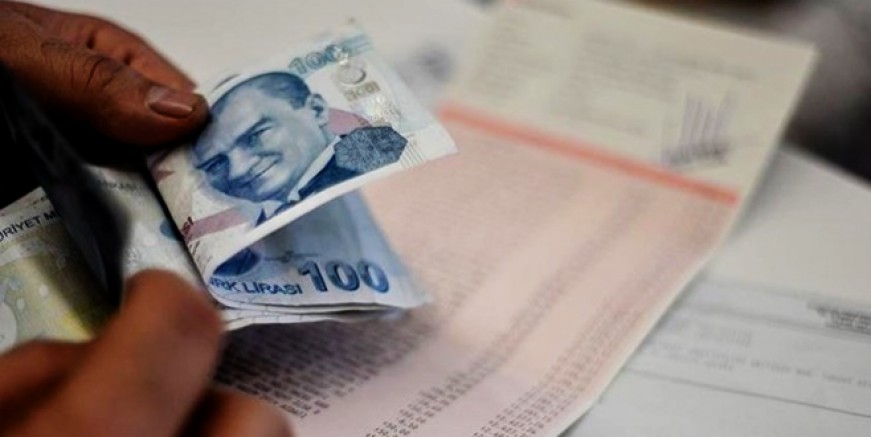 Emekliye Ocak'ta yüzde 14 zam