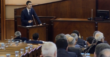 Gökhan Yüksel Mevlüt Uysal’ı fena terletti