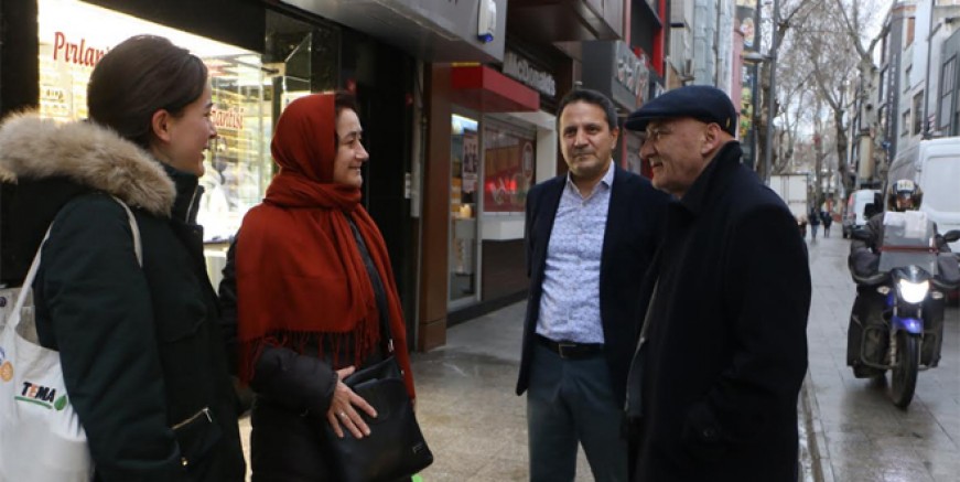 Altınok Öz esnafın sorunlarını dinledi