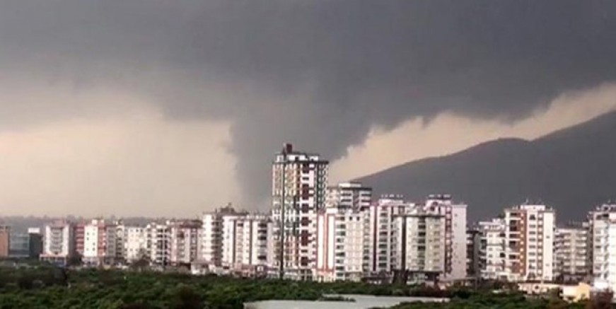 Antalya Kumluca'da hortum can aldı