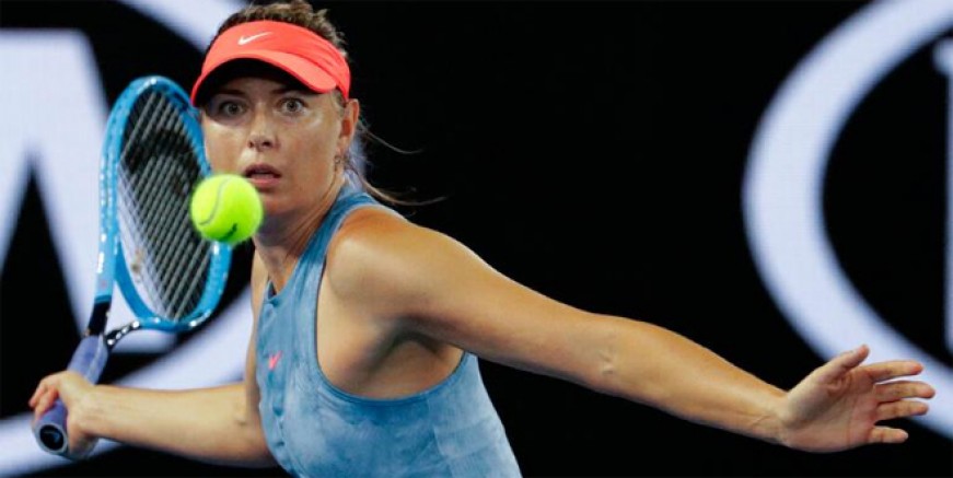 Maria Sharapova Wozniacki'yi devirdi