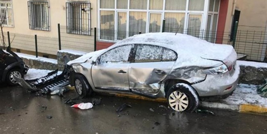 Pendik'te caddeler buz pistine döndü!