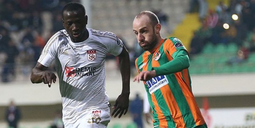 Efecan Karaca'ya Beşiktaş kancası