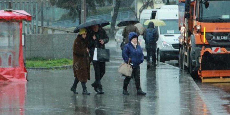 İstanbul'da kar yağışı başladı!
