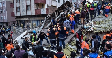 Kartal'daki binanın çökme anı